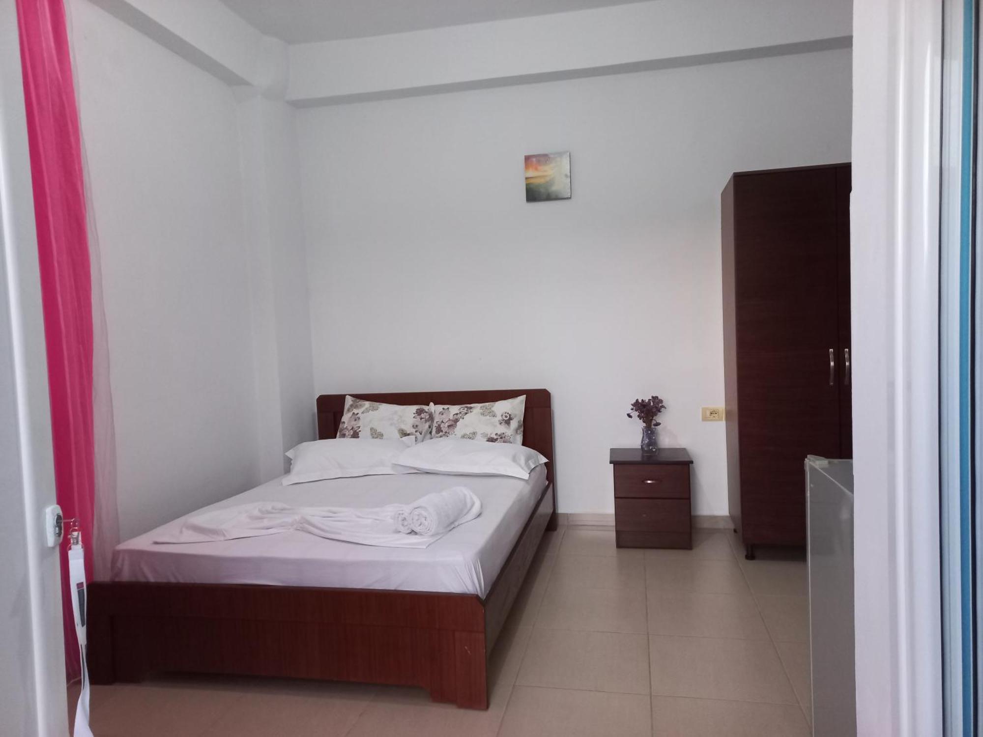 Isufi Apartament *